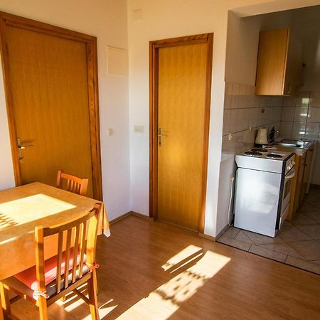 Apartments Zile Стариград-Пакленица Экстерьер фото
