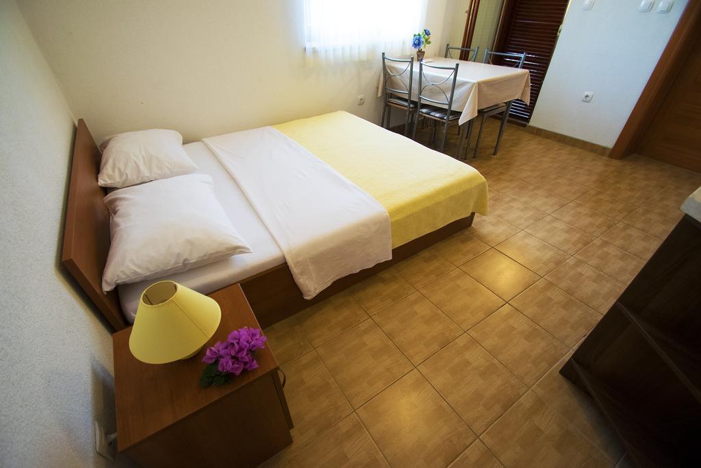 Apartments Zile Стариград-Пакленица Номер фото