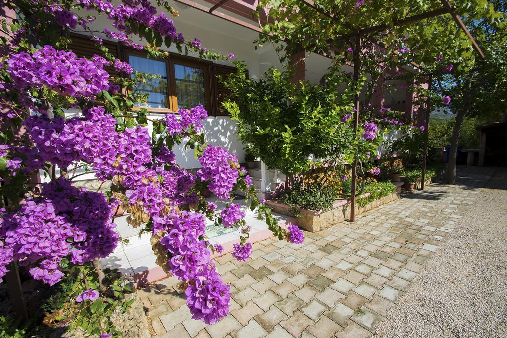 Apartments Zile Стариград-Пакленица Экстерьер фото